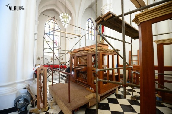 organ installation may 2015 1